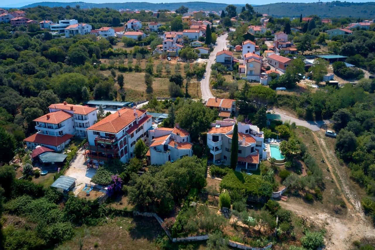 Apartments Dracice 1019 Banjole Esterno foto